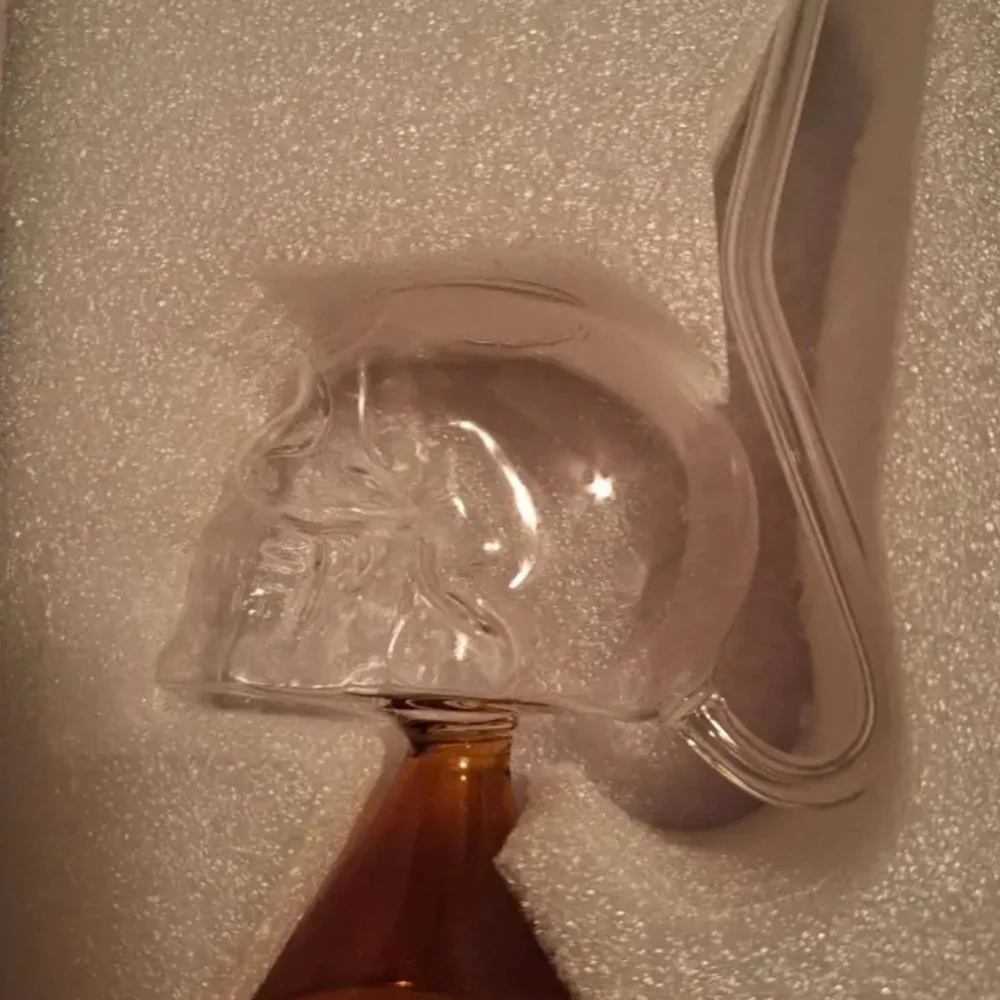 Vampire Skull Straw Glass